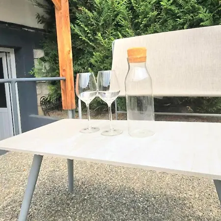 Lägenhet Cote Cour, T2 Espace Exterieur Au Calme *