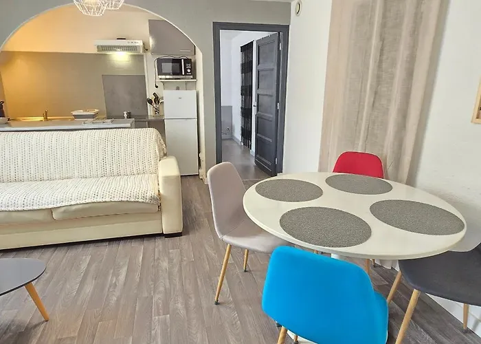 Appartement Côté Cour, T2 Espace Exterieur Au Calme