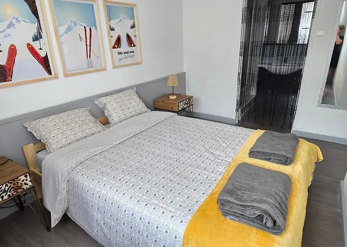 Cote Cour, T2 Espace Exterieur Au Calme Lägenhet