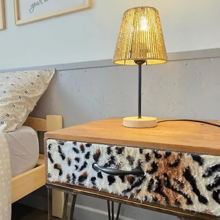 Apartment Cote Cour, T2 Espace Exterieur Au Calme